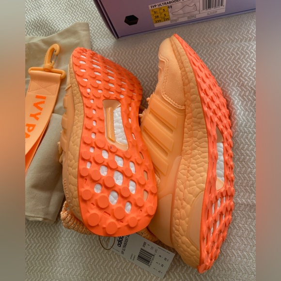 Adidas New Ivy Park Ultraboost Og Shoes - Picture 3 of 8